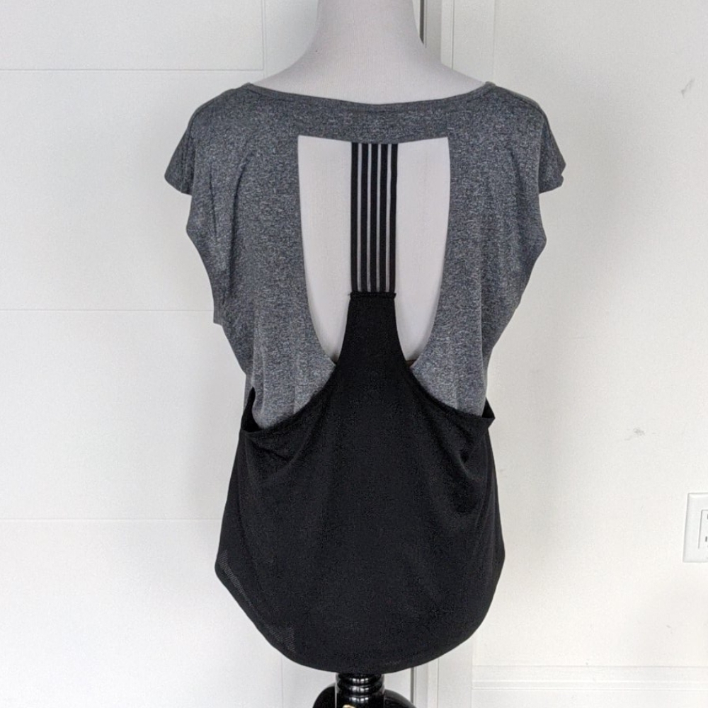 Merika Active Back detail top